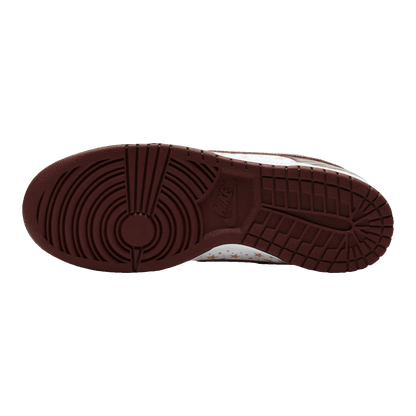 Nike SB Dunk Low Supreme Stars Barkroot Brown (2021) Sohle