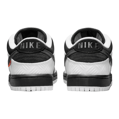 Nike SB Dunk Low TIGHTBOOTH Back