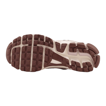 Nike Vomero 5 Taupe Haze Silt Red Tattoo (GS) Sohle HF6998-200