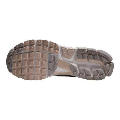 Nike Zoom Vomero 5 Light Orewood Brown Light Smoke Grey Sohle HF1553-101