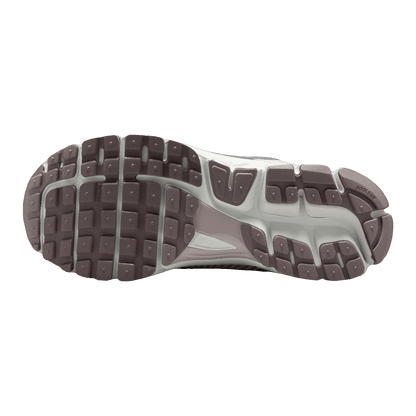Nike Zoom Vomero 5 Metallic Silver Platinum Violet (W) Sohle HV6417-001