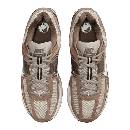 Nike Zoom Vomero 5 Mink Brown Oben HF1553-004