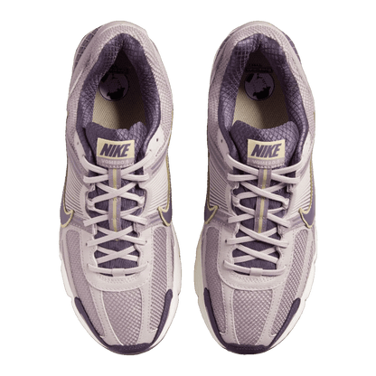 Nike Zoom Vomero 5 Platinum Violet Oben HQ3643-019